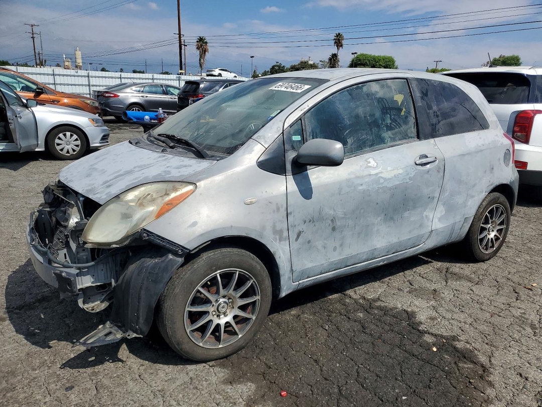 Вид 2007 TOYOTA YARIS BASE, угол 1