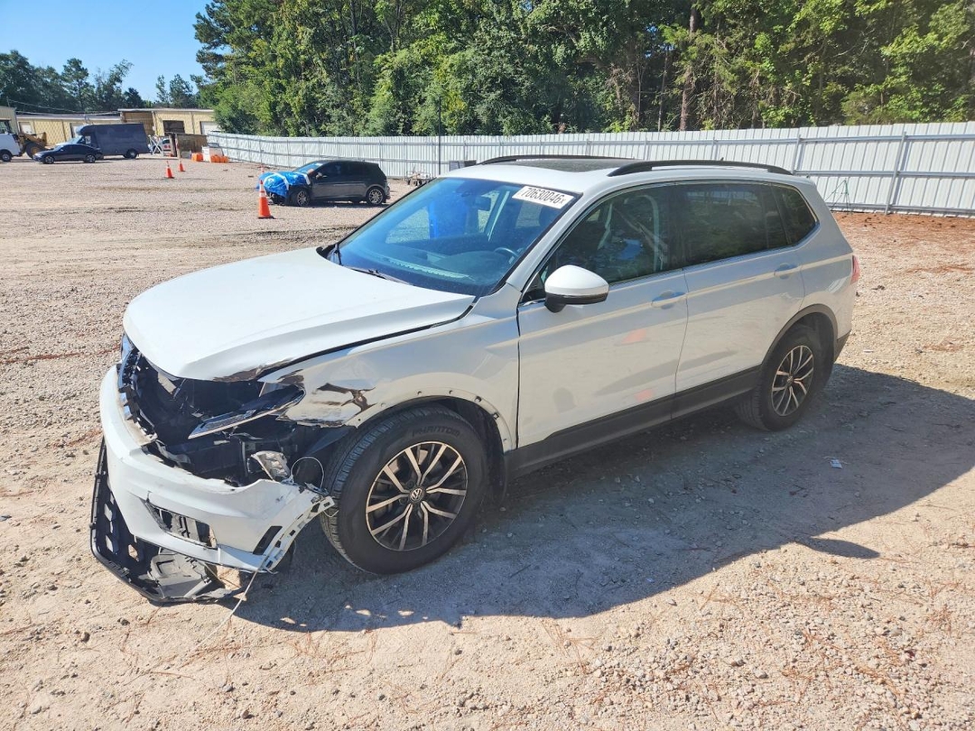 Vue de 2019 VOLKSWAGEN TIGUAN SE, angle 1