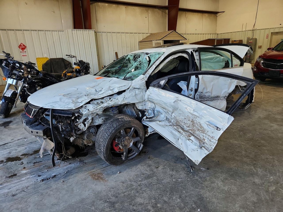 Vue de 2015 VOLKSWAGEN JETTA GLI, angle 1