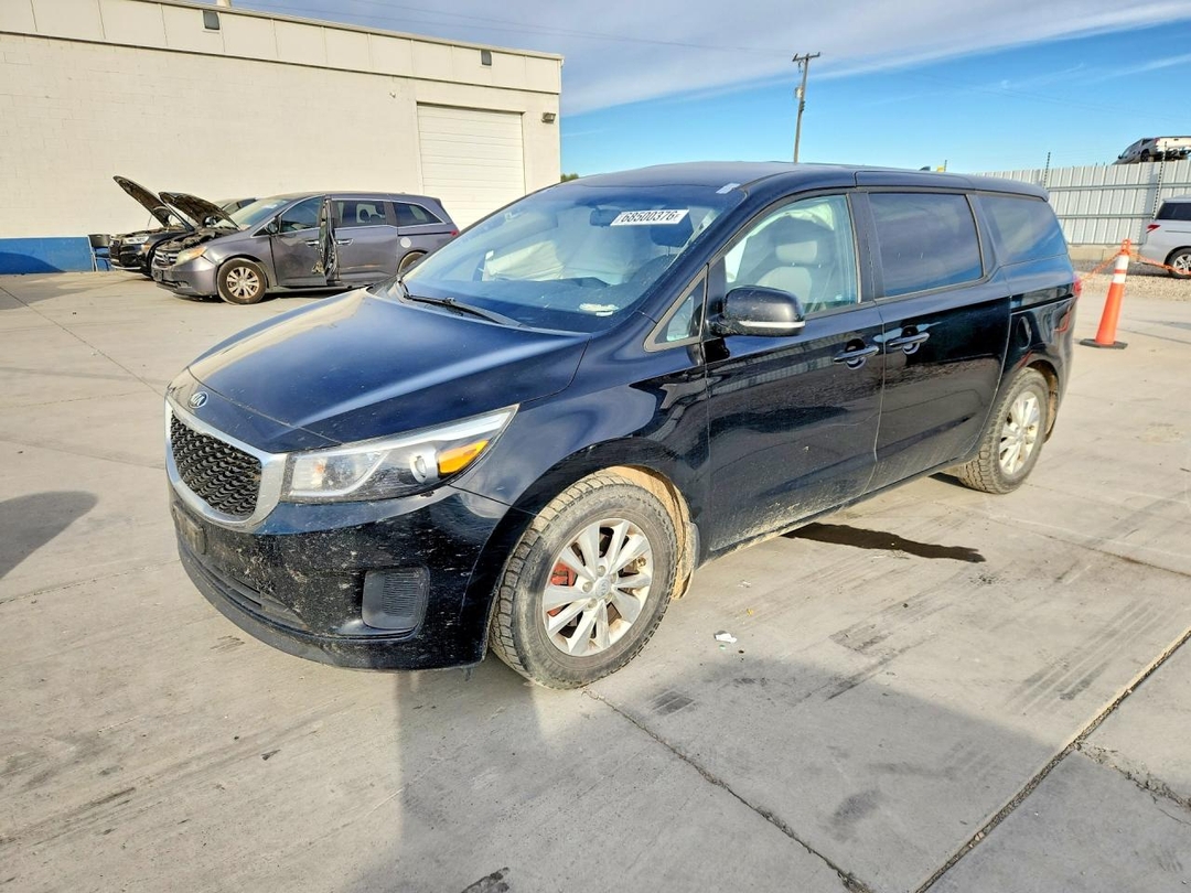 Vista de 2017 KIA SEDONA LX, ángulo 1
