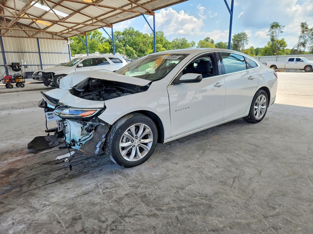 Вид 2021 CHEVROLET MALIBU LT, угол 1