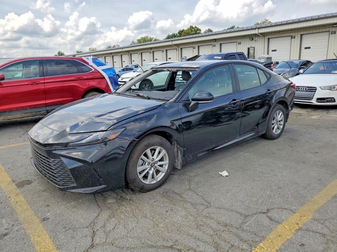 منظر 2026 TOYOTA CAMRY LE، زاوية 1