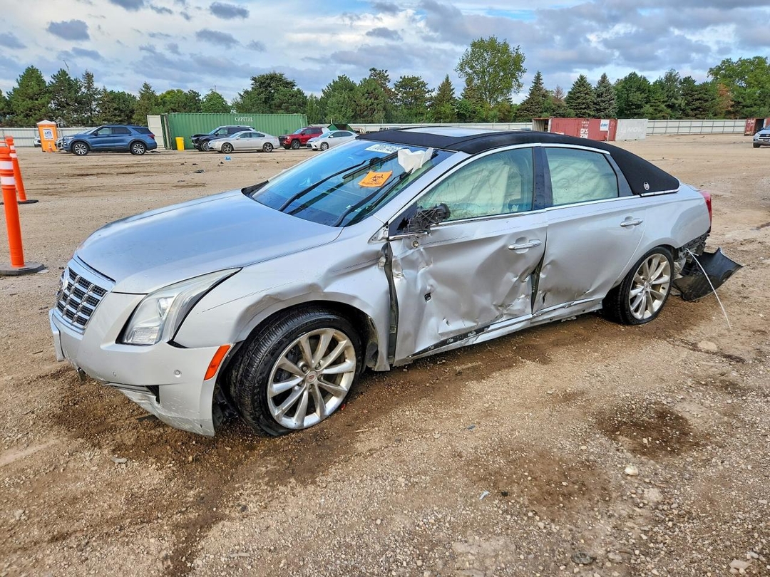 منظر 2014 CADILLAC XTS LUXURY COLLECTION، زاوية 1