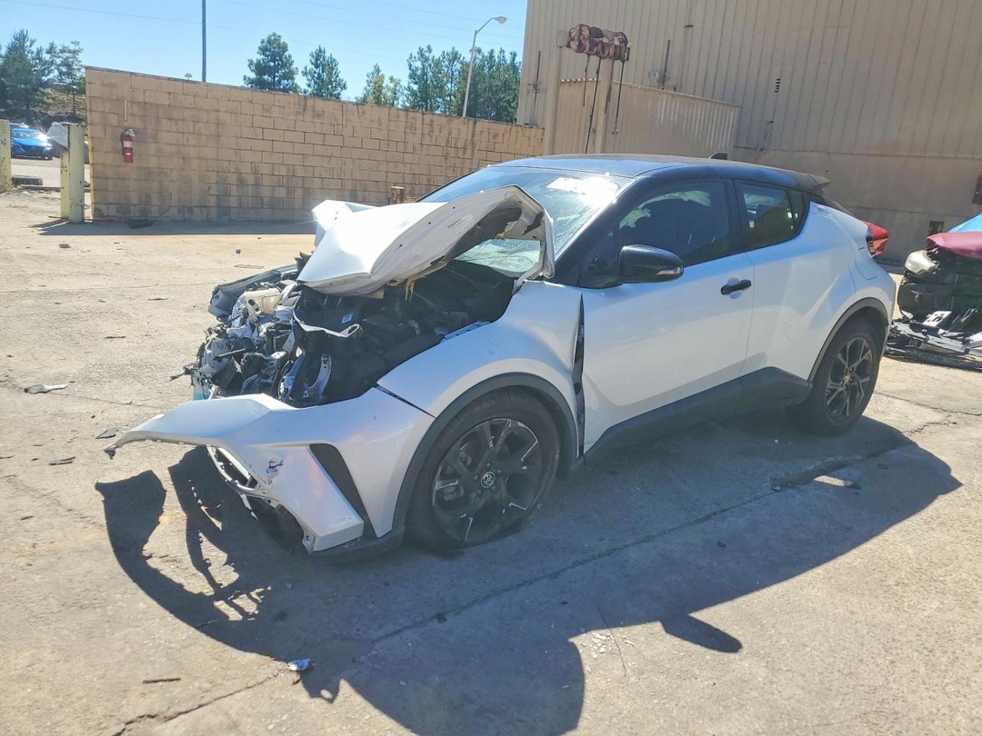 Вид 2022 TOYOTA C-HR NIGHTSHADE, угол 1
