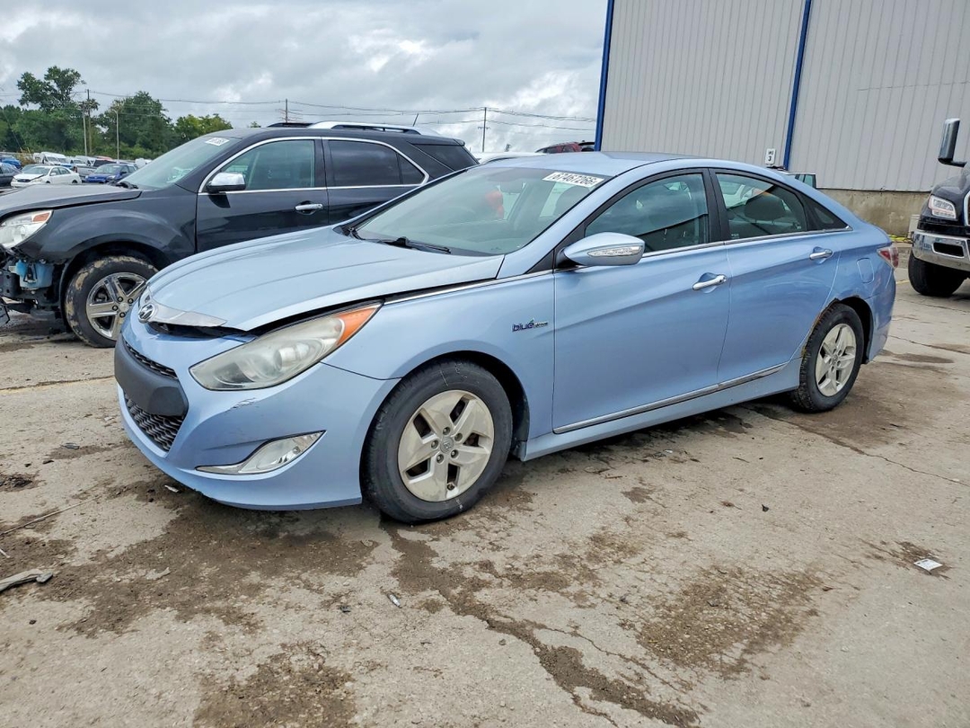Vue de 2011 HYUNDAI SONATA HYBRID, angle 1
