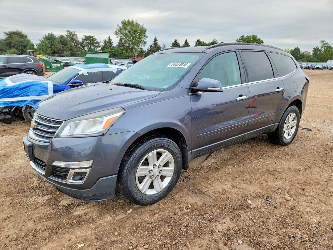 Вид 2014 CHEVROLET TRAVERSE LT, угол 1