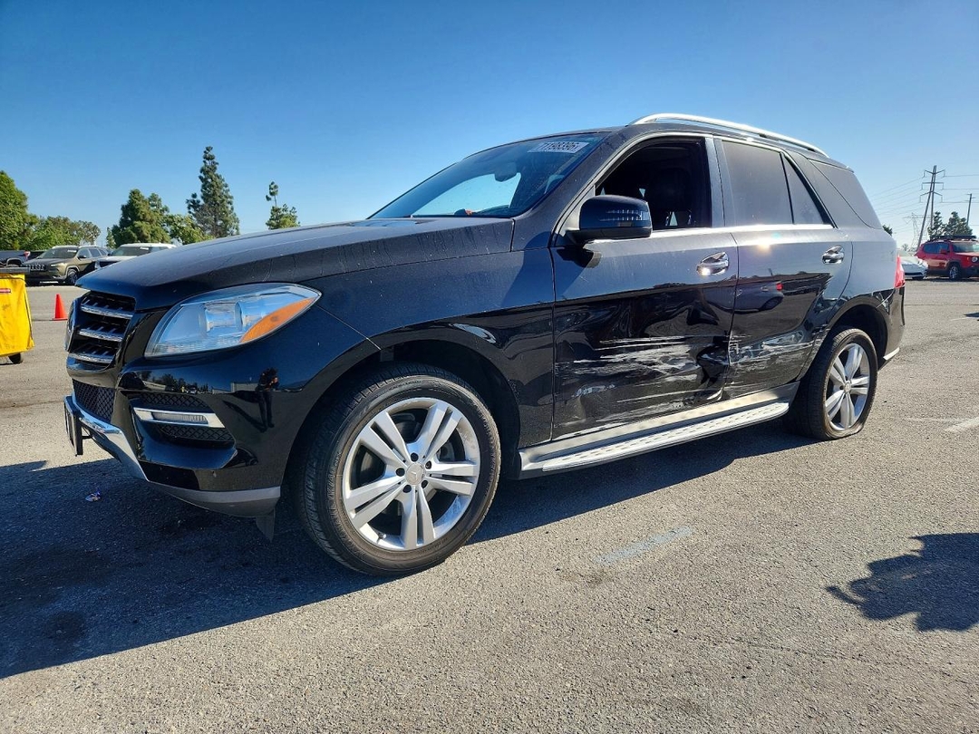 Vista de 2013 MERCEDES-BENZ ML 350 4MATIC, ángulo 1