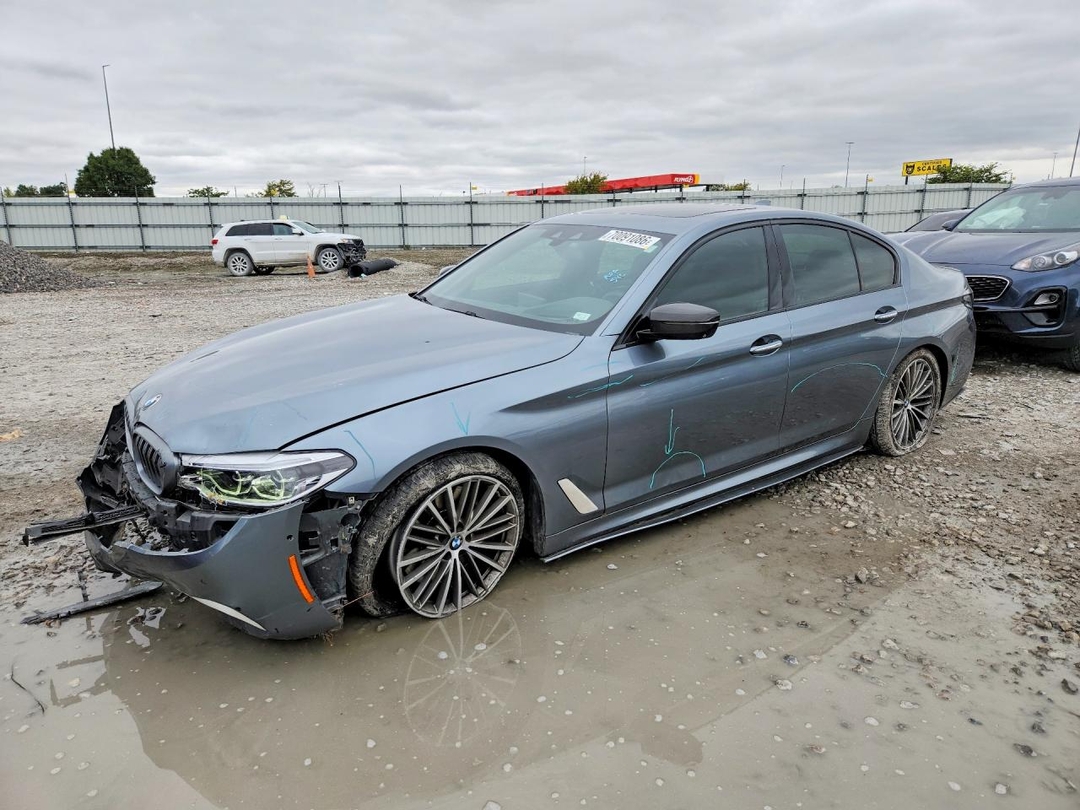 Вид 2017 BMW 540 XI, угол 1