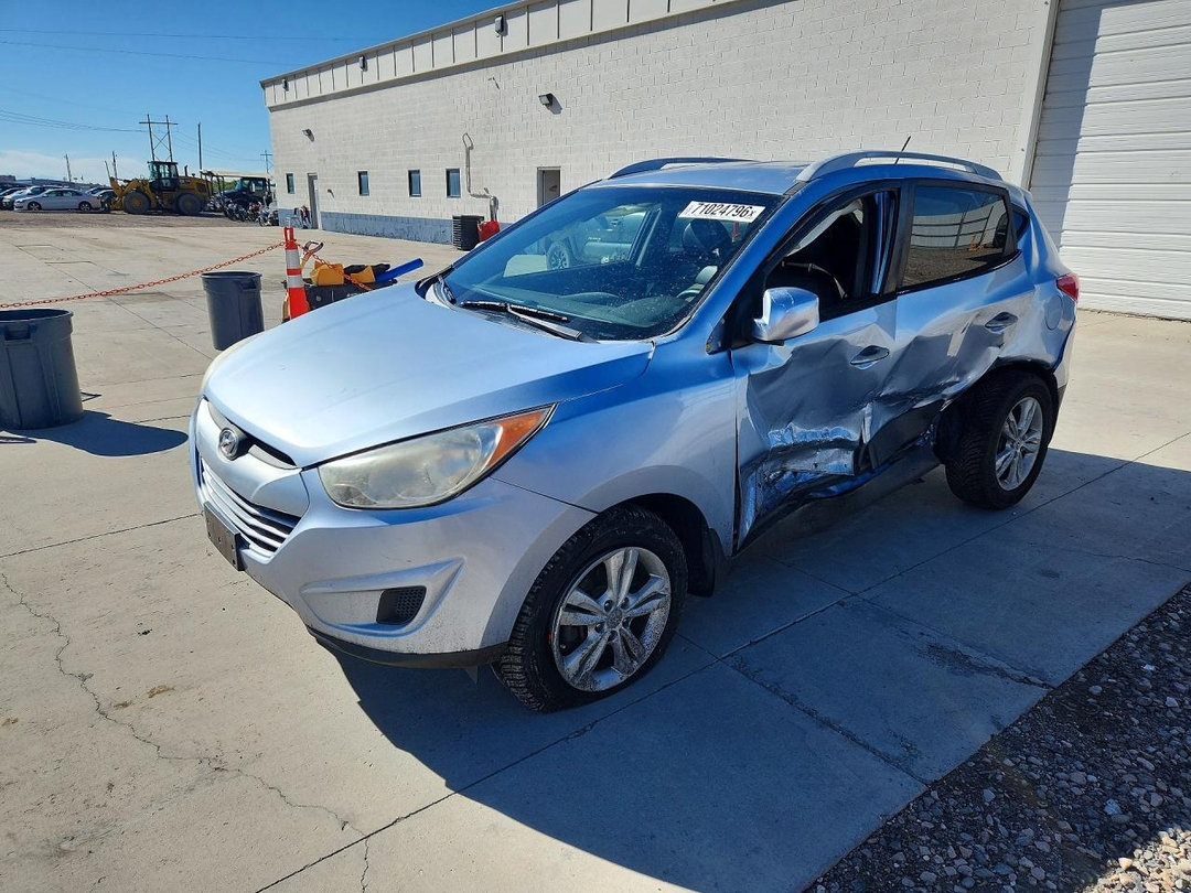 Vue de 2011 HYUNDAI TUCSON GLS, angle 1