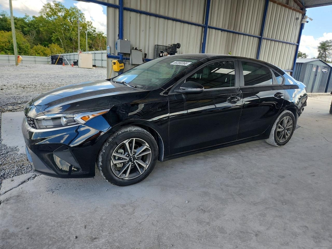 منظر 2024 KIA FORTE LXS، زاوية 1