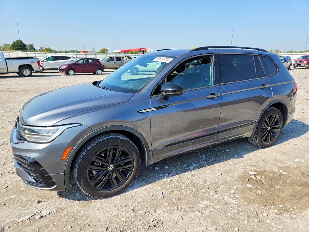 منظر 2022 VOLKSWAGEN TIGUAN SE R-LINE BLACK، زاوية 1