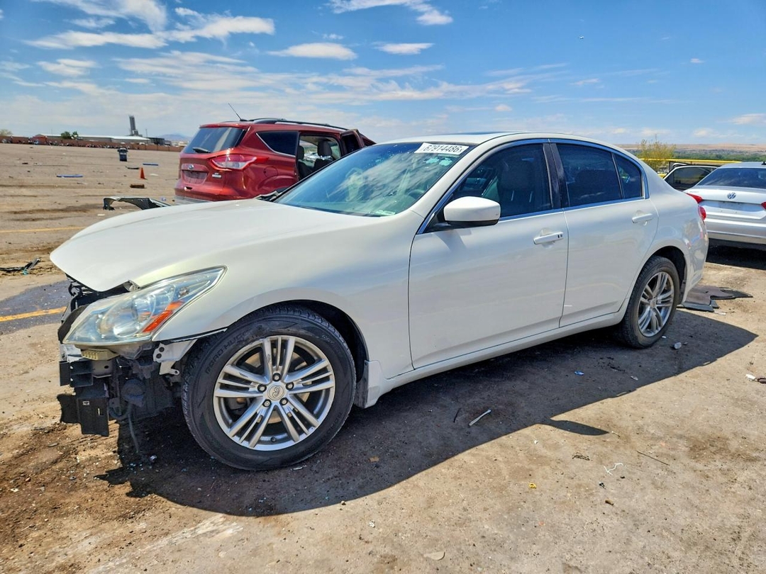Vue de 2011 INFINITI G37 SEDAN X, angle 1