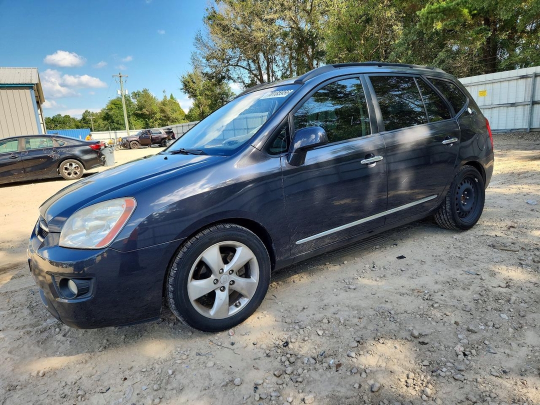 Vue de 2008 KIA RONDO LX, angle 1