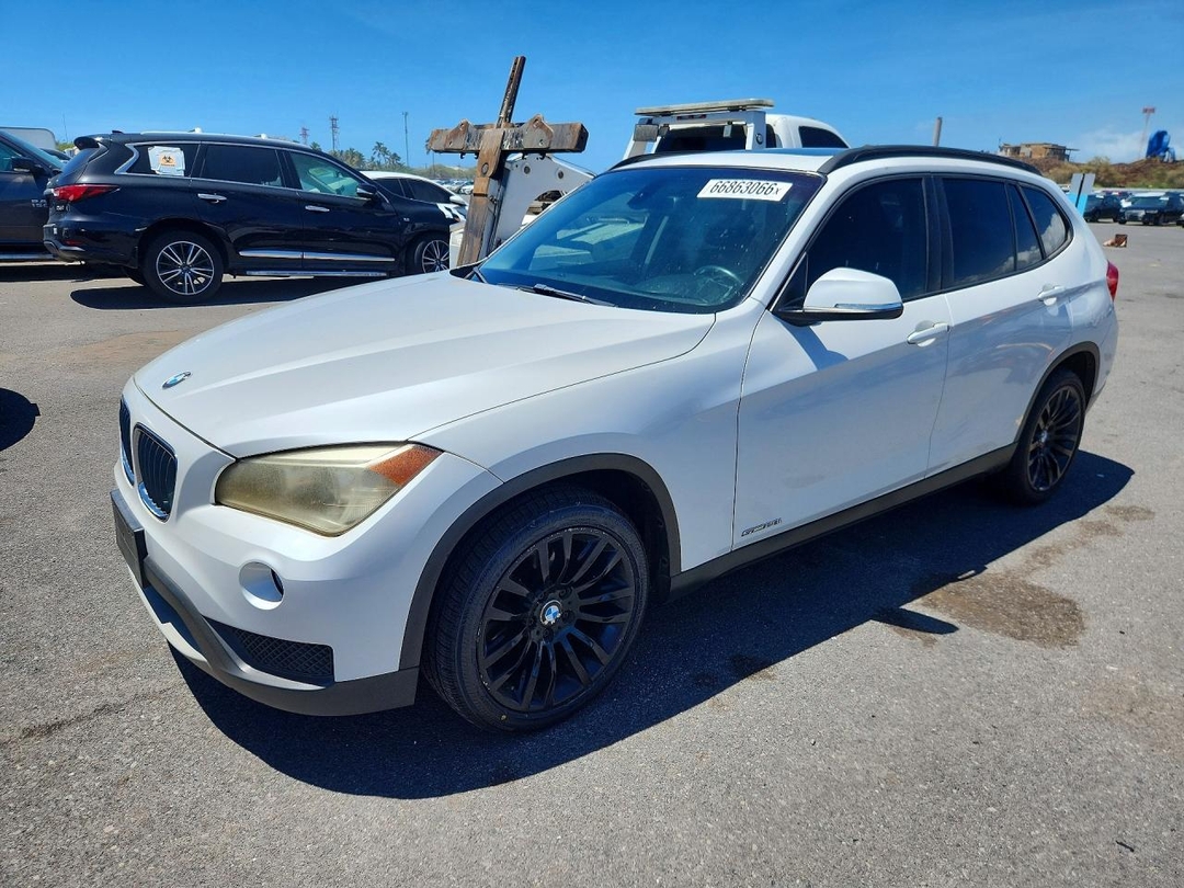 Vue de 2014 BMW X1 SDRIVE28I, angle 1