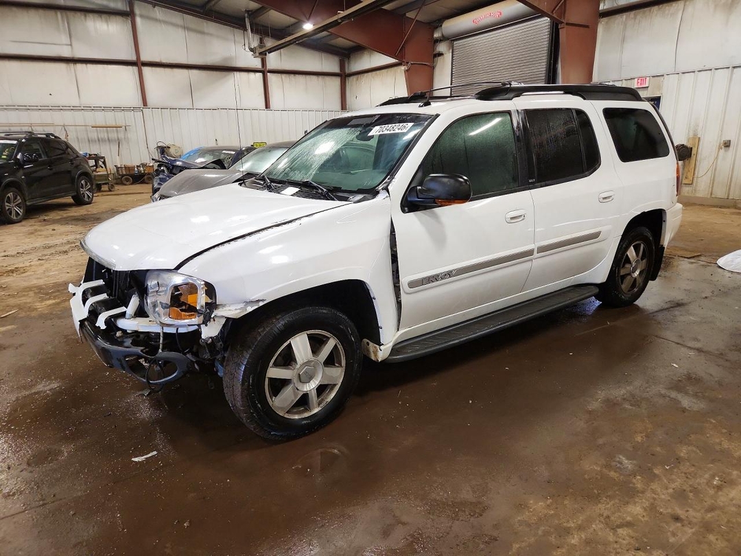منظر 2004 GMC ENVOY XL، زاوية 1