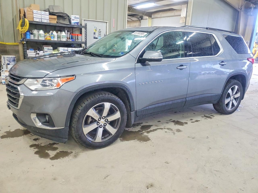 Вид 2019 CHEVROLET TRAVERSE LT, угол 1