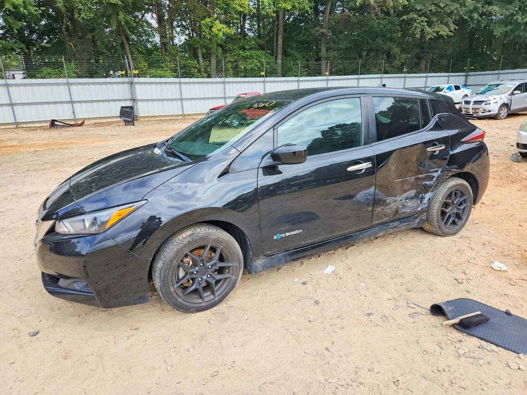 منظر 2019 NISSAN LEAF S، زاوية 1