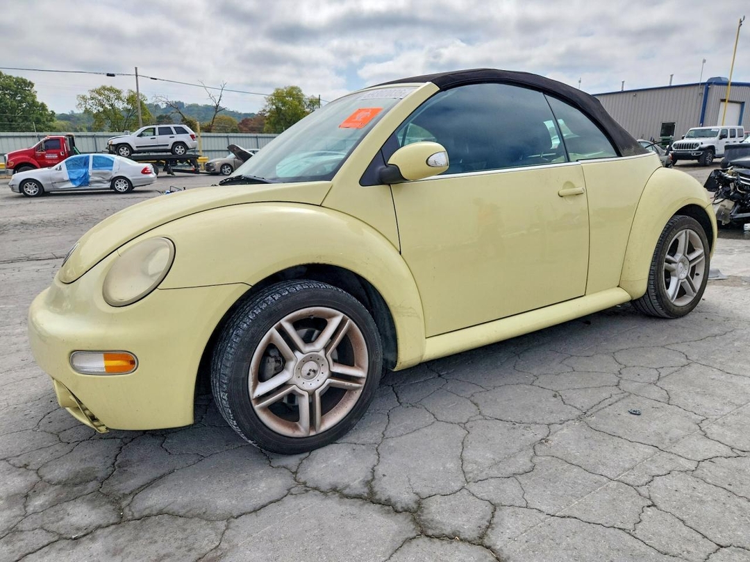 Vue de 2005 VOLKSWAGEN NEW BEETLE GLS, angle 1