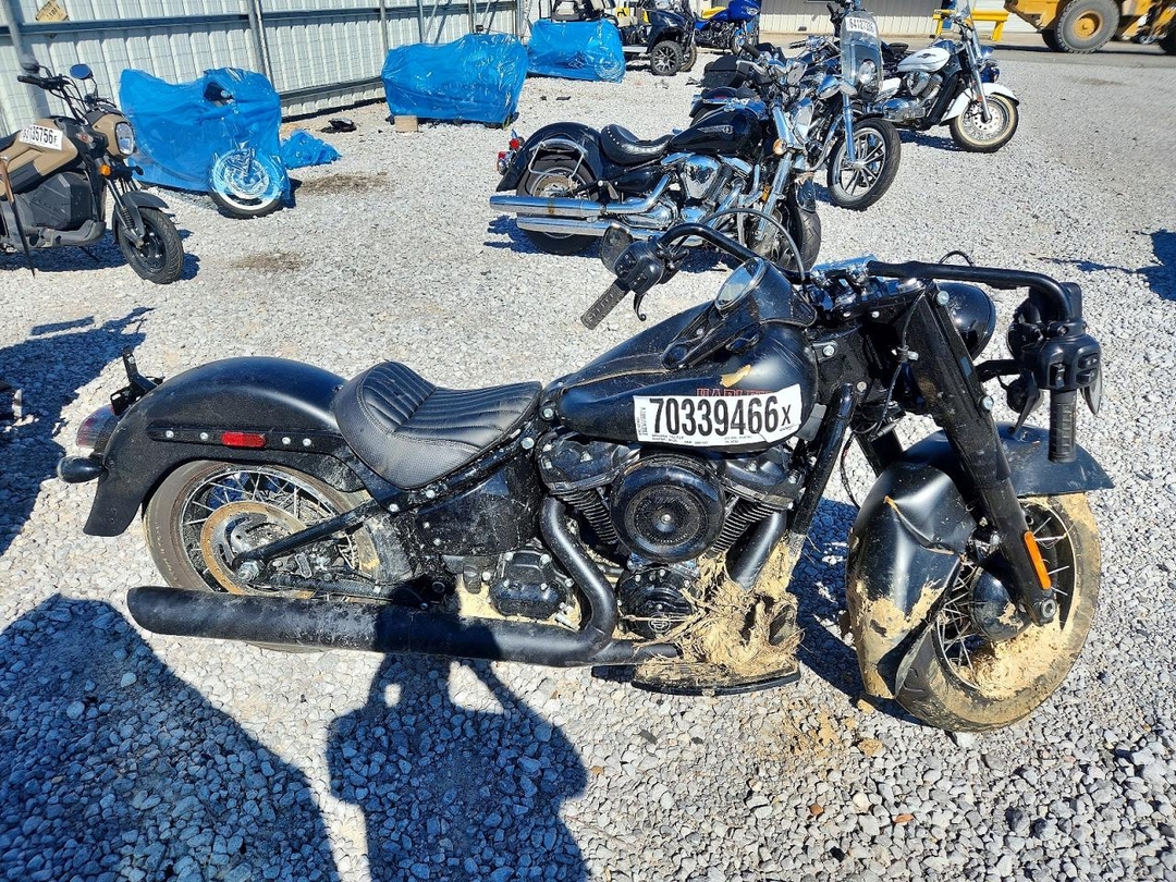 Vue de 2026 HARLEY-DAVIDSON FLHD, angle 1