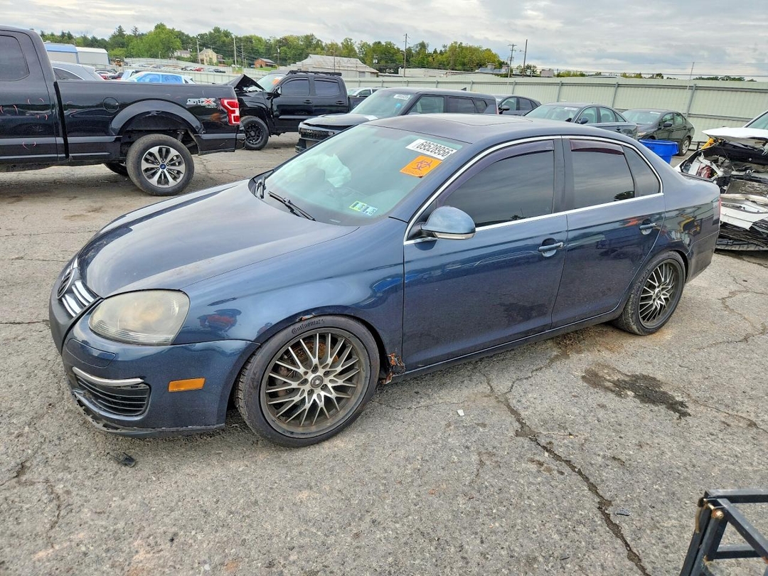 منظر 2010 VOLKSWAGEN JETTA SE، زاوية 1