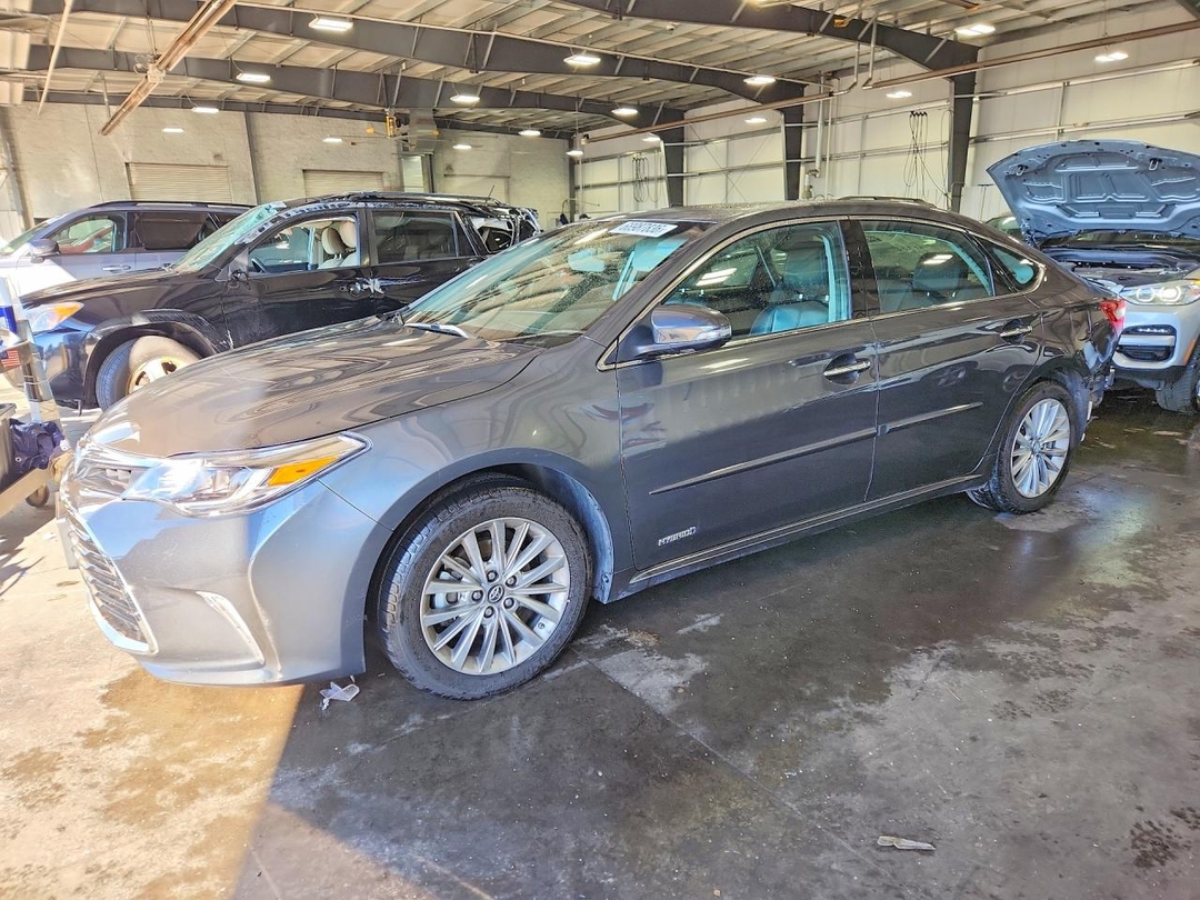 منظر 2017 TOYOTA AVALON HYBRID LIMITED، زاوية 1