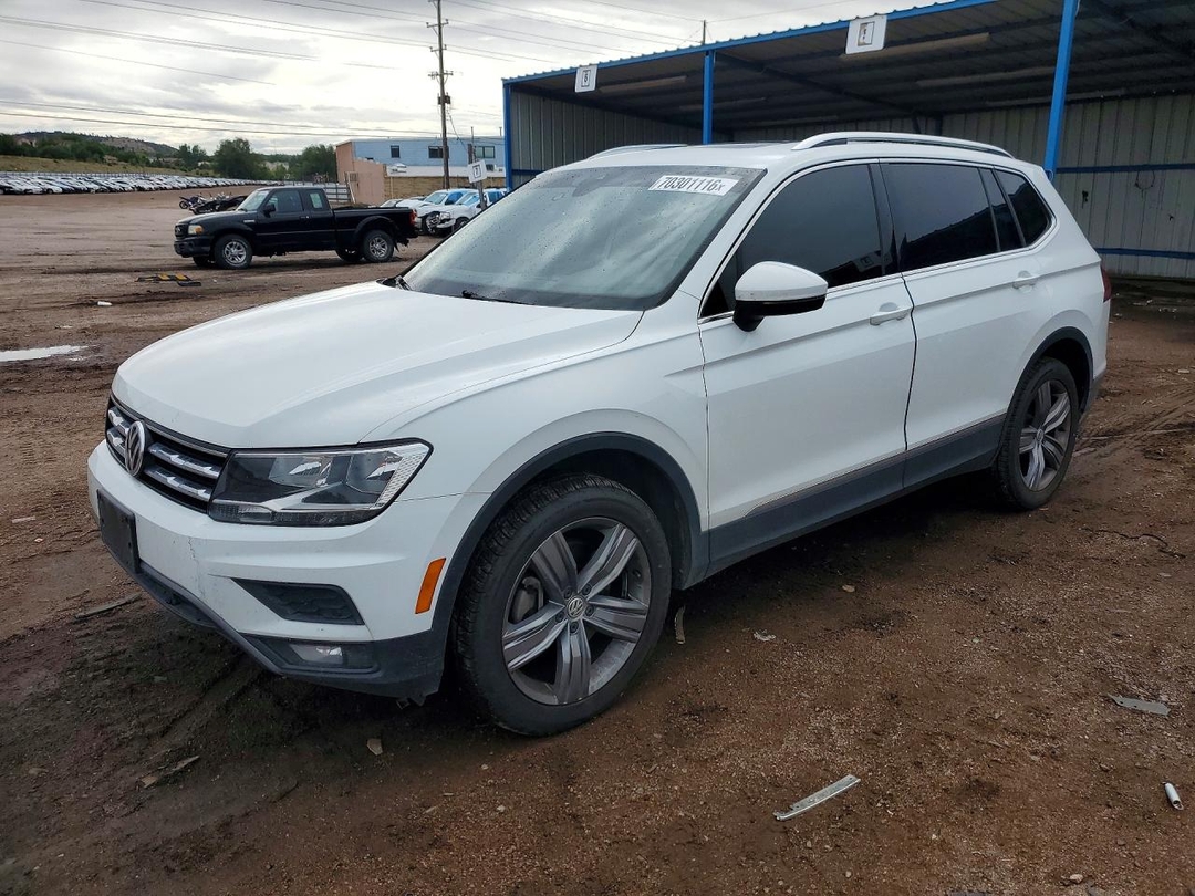 Vue de 2020 VOLKSWAGEN TIGUAN SE, angle 1