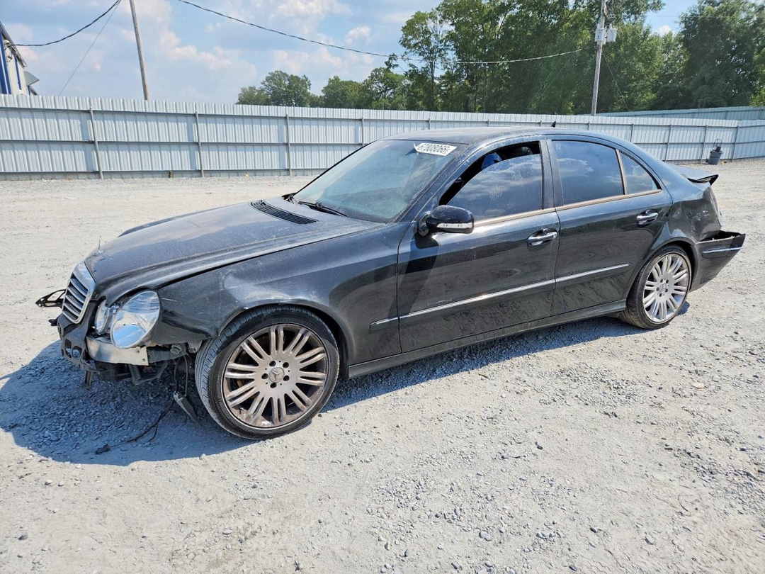 Vue de 2007 MERCEDES-BENZ E 350, angle 1