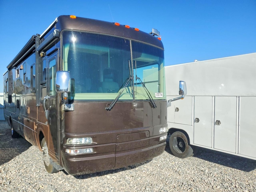 منظر 2005 FREIGHTLINER XC CHASSIS RV، زاوية 1