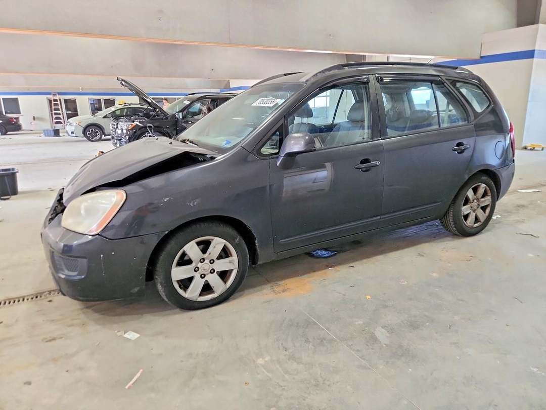 Vue de 2007 KIA RONDO LX, angle 1
