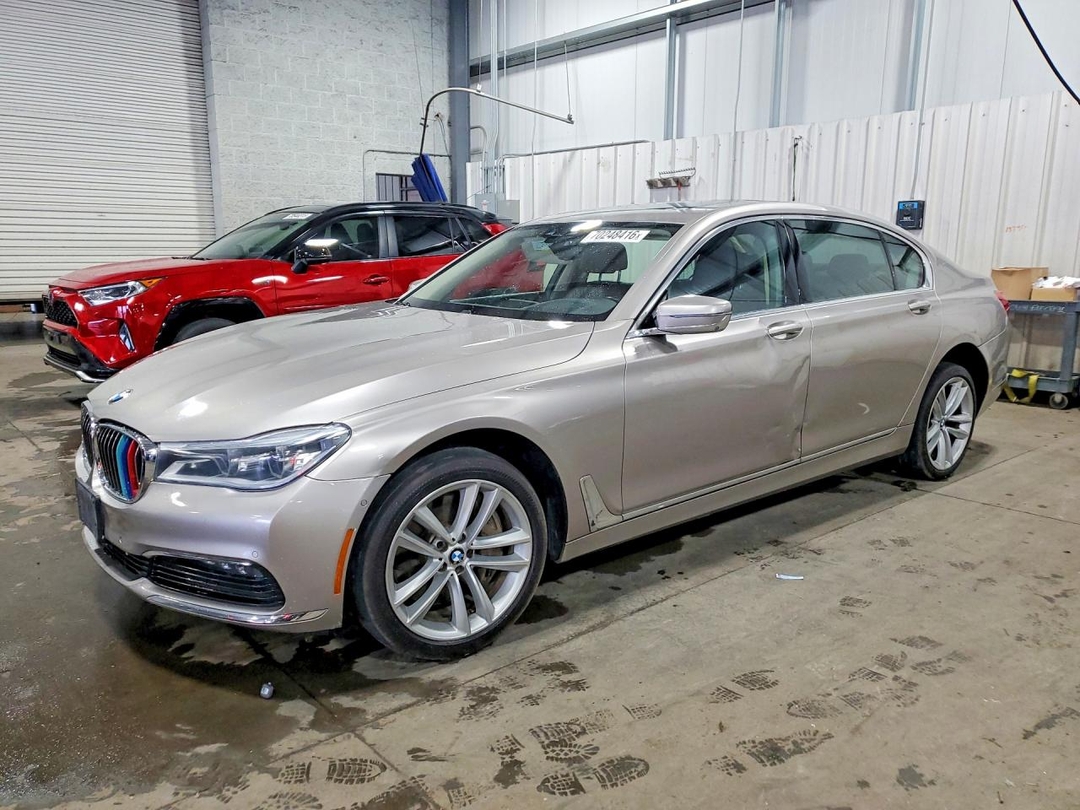 Vedere 2016 BMW 750 XI, unghi 1