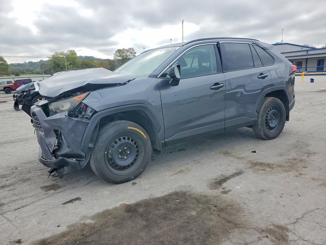 Vue de 2019 TOYOTA RAV4 LE, angle 1