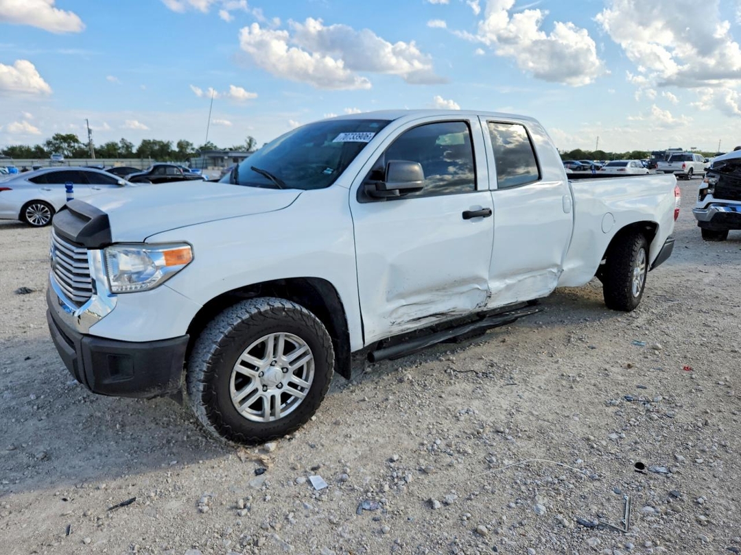 Vista de 2017 TOYOTA TUNDRA SR, ángulo 1
