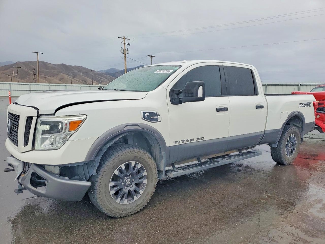 منظر 2016 NISSAN TITAN، زاوية 1