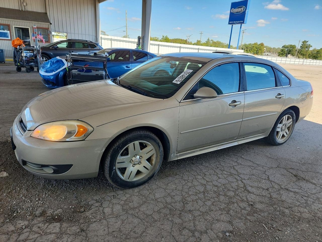 Vista de 2010 CHEVROLET IMPALA LT, ángulo 1