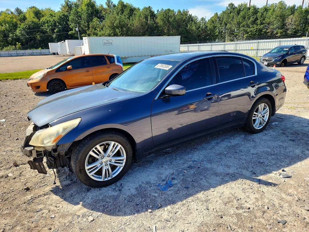 منظر 2012 INFINITI G37 SEDAN X، زاوية 1