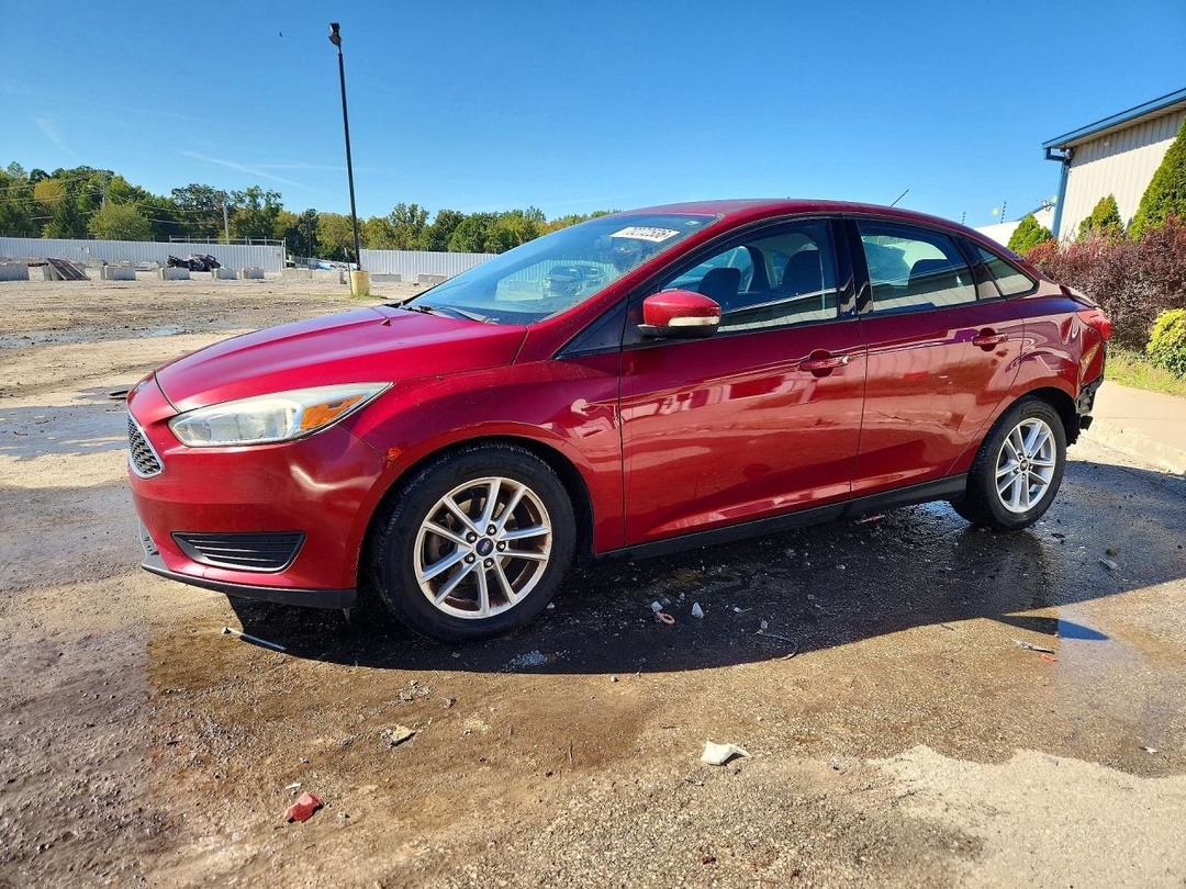 Vue de 2016 FORD FOCUS SE, angle 1