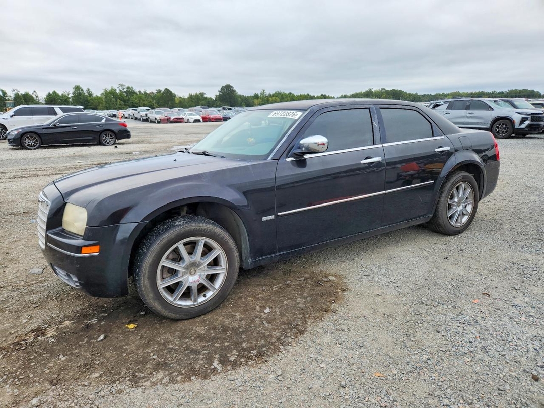 Вид 2010 CHRYSLER 300 TOURING, угол 1