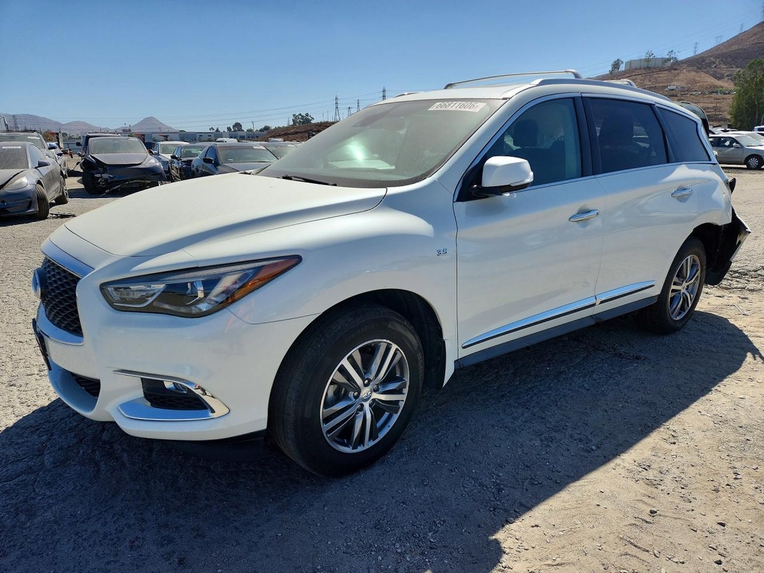 Vue de 2020 INFINITI QX60 LUXE, angle 1