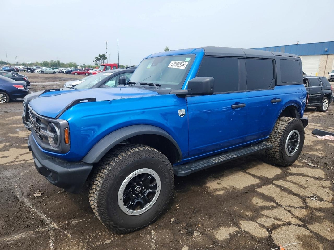 Vue de 2022 FORD BRONCO BASE, angle 1