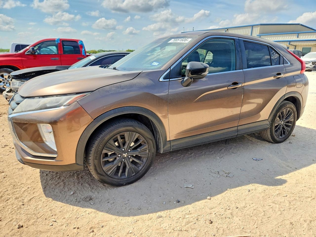 Вид 2019 MITSUBISHI ECLIPSE CROSS LE, угол 1