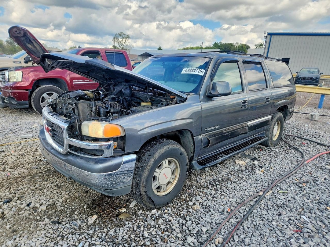 منظر 2001 GMC YUKON XL C1500، زاوية 1