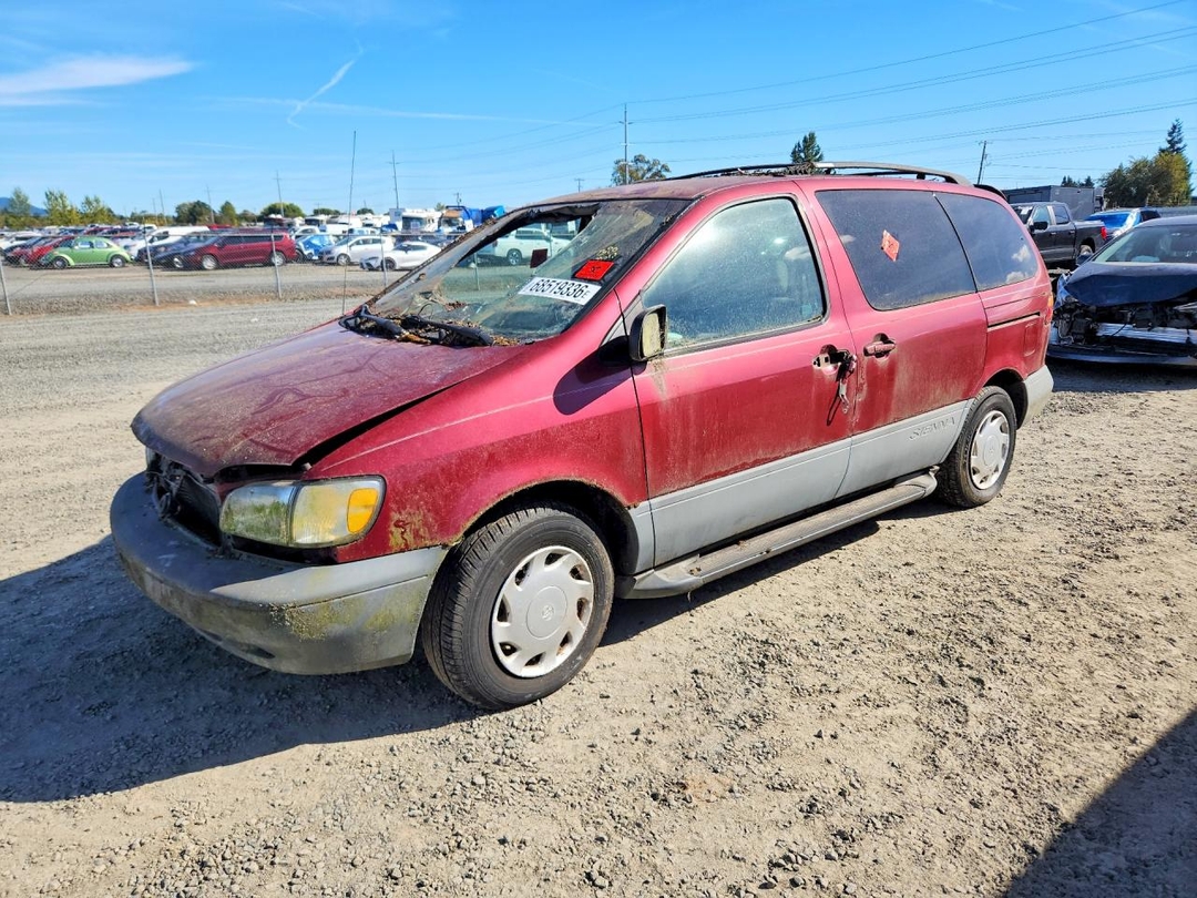 Вид 1998 TOYOTA SIENNA LE, угол 1