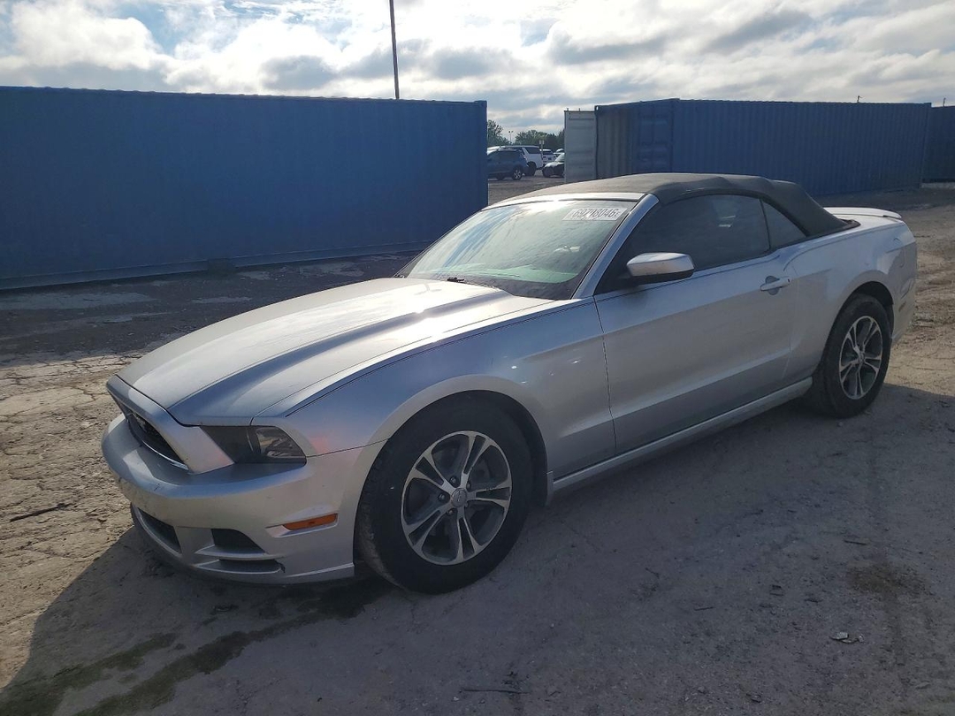 Vue de 2014 FORD MUSTANG, angle 1