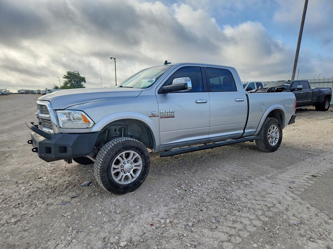 منظر 2017 RAM 2500 LARAMIE، زاوية 1