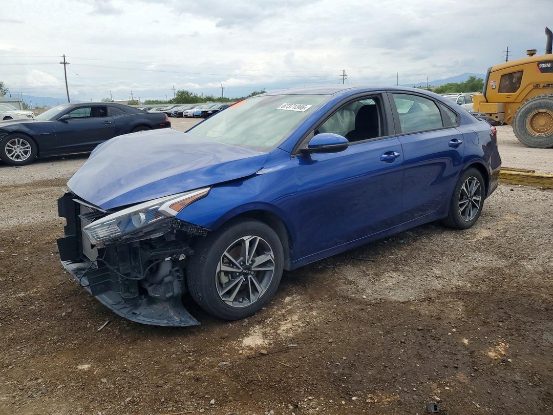 Vista de 2024 KIA FORTE LXS, ángulo 1