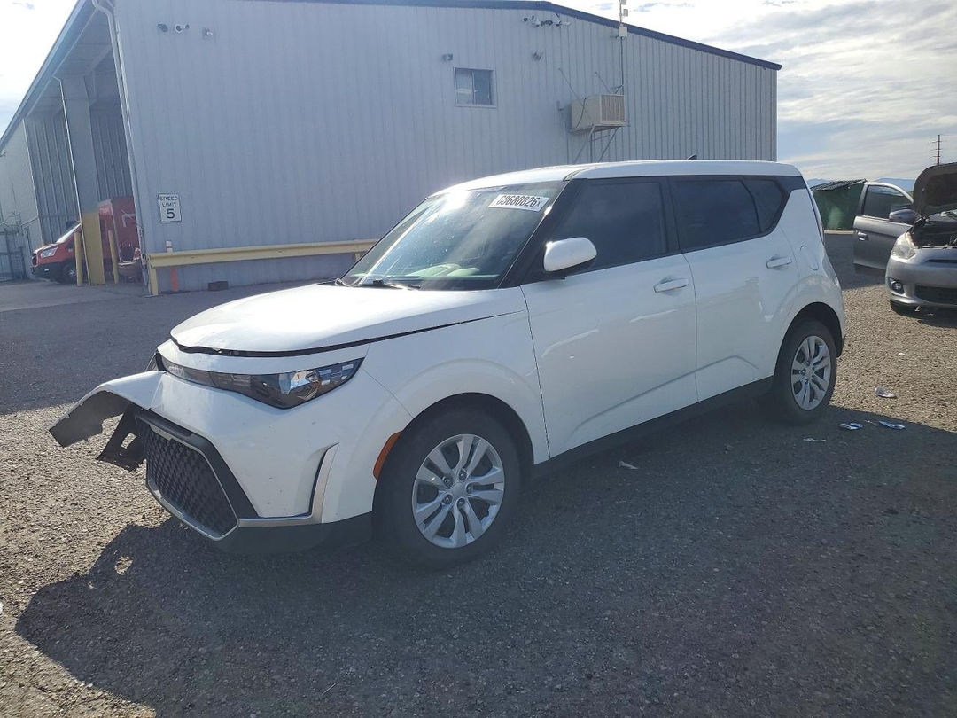 Vue de 2024 KIA SOUL LX, angle 1