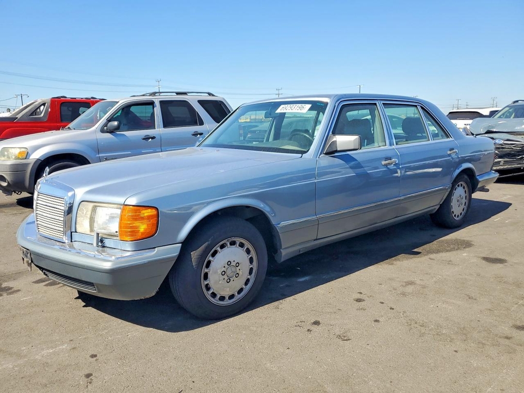 Vue de 1987 MERCEDES-BENZ 300 SDL, angle 1
