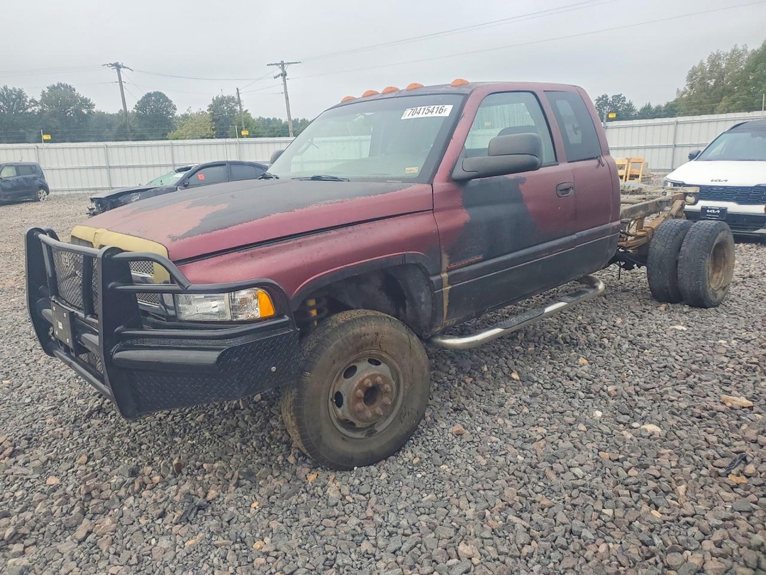 Vue de 2001 DODGE RAM 3500, angle 1