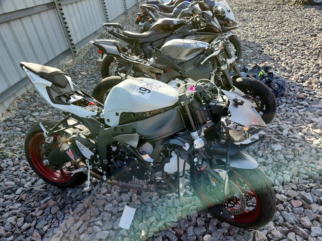 Vista de 2025 KAWASAKI ZX636 K, ángulo 1