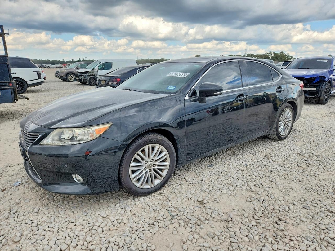 Vue de 2014 LEXUS ES 350, angle 1